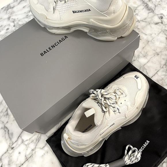 BALENCIAGA TRIPLE S SNEAKER CLEAR SOLE • size 39 women’s - Picture 3 of 4